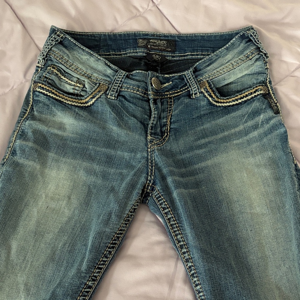 Silver Jeans Women's Faded Blue Skinny Jeans with Contrast Stitching